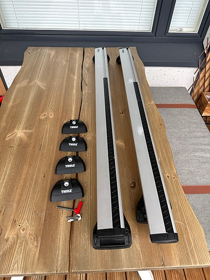 Thule WingBar 961 kattotelineet + 753 jalat (Ford Focus/Mondeo farmari)