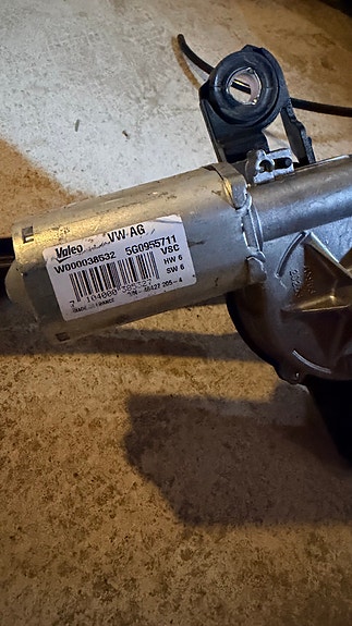 Volkswagen takaluukun pyyhkijän moottori