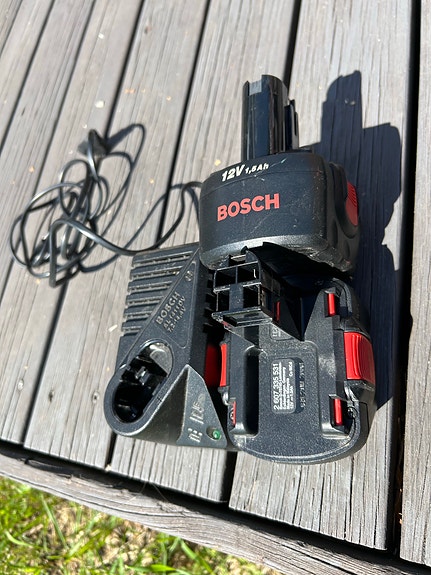 Bosch PSR 14,4 akkuporakoneen akut + laturi