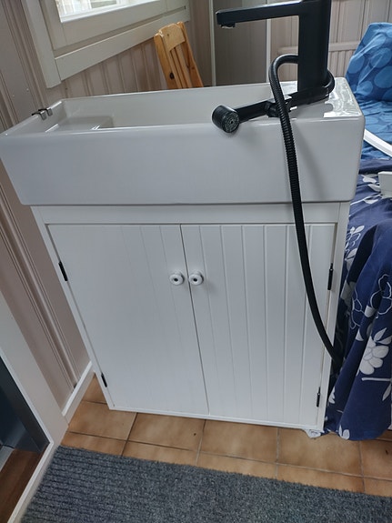 VARATTU Ikean allaskaappi ja Harjun hana