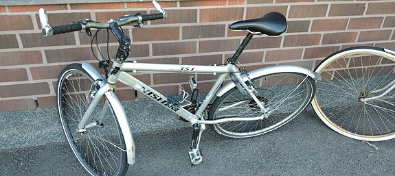 Nishiki 351 polkupyörä 26"