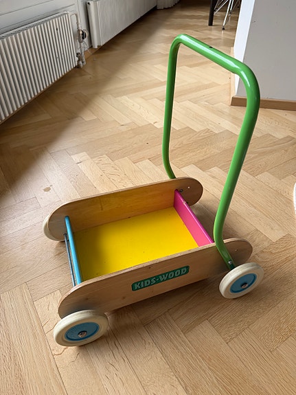 Kids wood kävelyvaunu