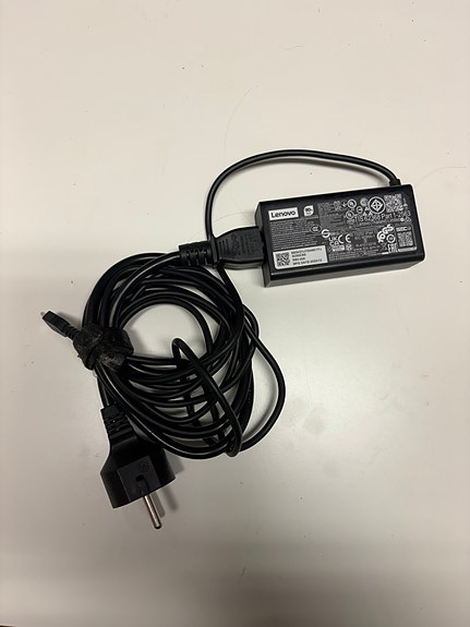 Lenovo 65 W USB-C virtalähde / laturi (ADLX65YCC3E)
