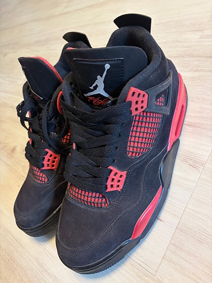 Air Jordan 4 Red Thunder