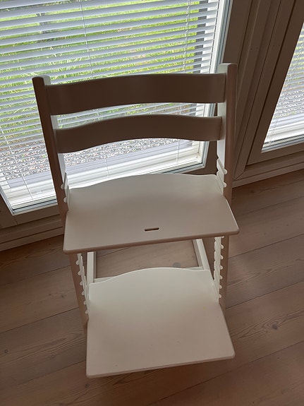 Myydään stokken tripp trapp tuoli