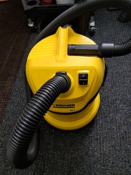 Kärcher WD 2 märkä-kuivaimuri 1000W keltainen
