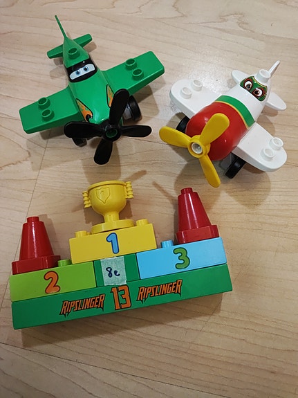 LEGO DUPLO Disney lentokoneet ja palkintokoroke