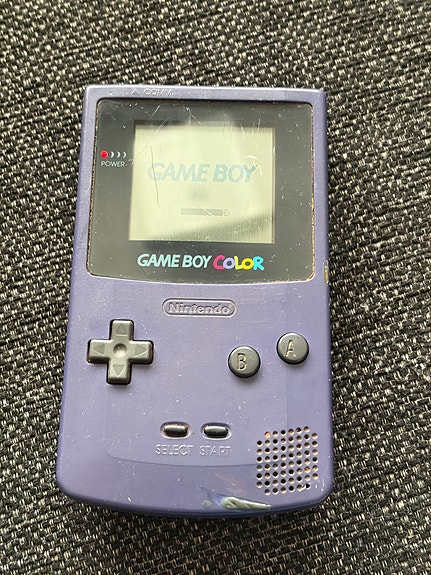 Nintendo Game Boy Color käsikonsoli violetti
