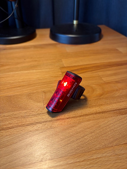Pyörän takavalo jarrutoiminolla