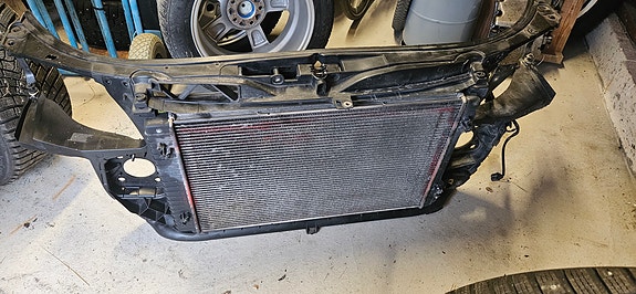 Audi A4 b7 jäähdytin ja tuulettimet