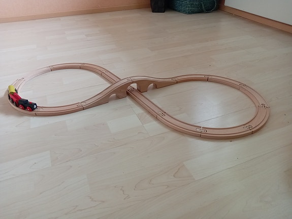 Puinen junarata Ikea
