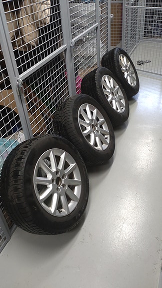 Audi OEM vanteet kitkarenkailla