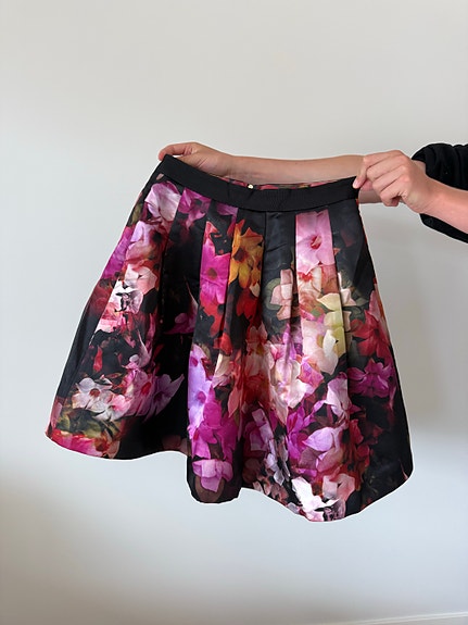 Ted Baker hame, S