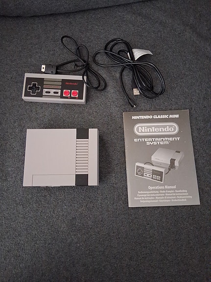 Nintendo NES mini pelikonsoli