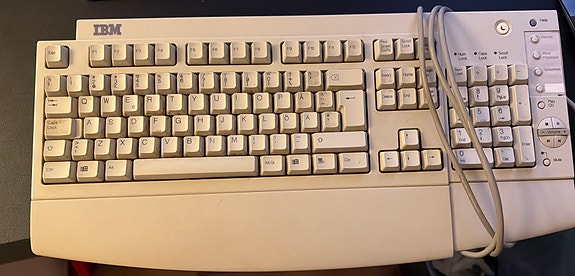 IBM KB-7993 -näppäimistö (1999) – alkuperäinen IBM, PS/2