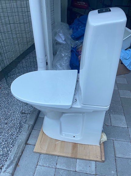 Valkoinen wc-istuin IDO / Varattu