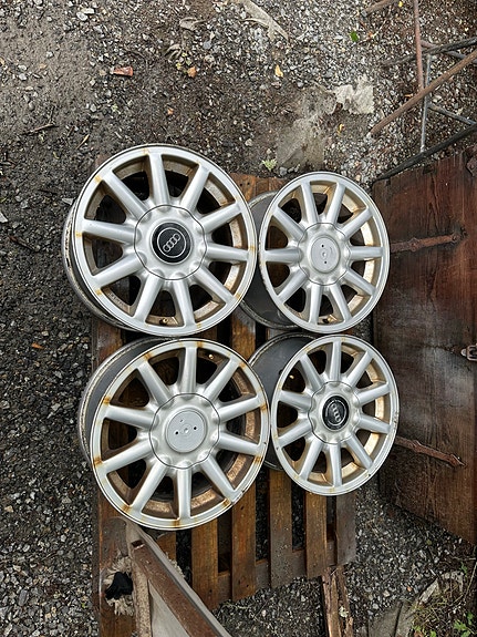 Audi 80 b4 OEM vanteet 7x15