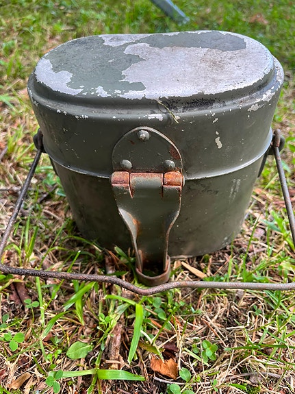 Metallinen armeijan pakki vihreä