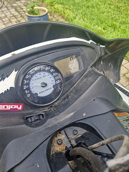 Polaris IQ800 Dragon Special Moottorikelkka