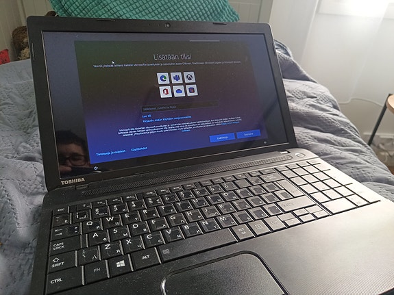 Toshiba Satellite C50-A-1JU kannettava tietokone 15,6" musta