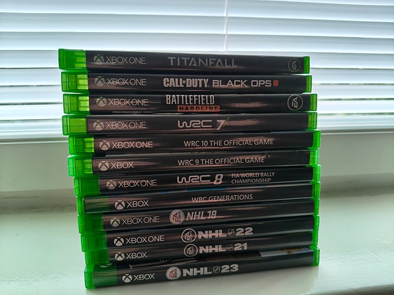 Xbox One pelipaketti – Titanfall, CoD, Battlefield, WRC 7–10, NHL 19, 21–23