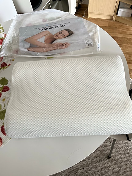 Åhléns Home memory foam -tyyny valkoinen