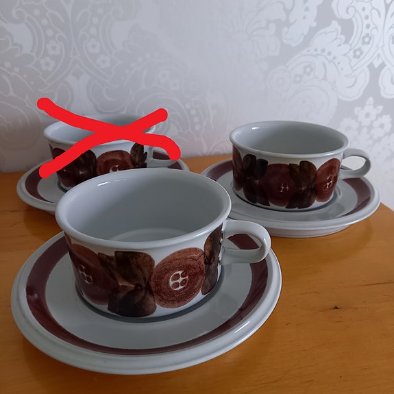 Arabia Rosmariini käsinmaalatut teekupit (Ulla Procope), 2 paria