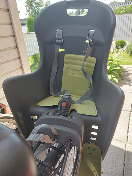 Lastenistuin polkupyörään