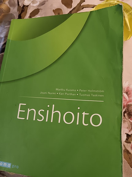 Ensihoito kirja. Painos 2017