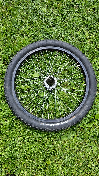 Continental Cross King 20"  uudehko rengas