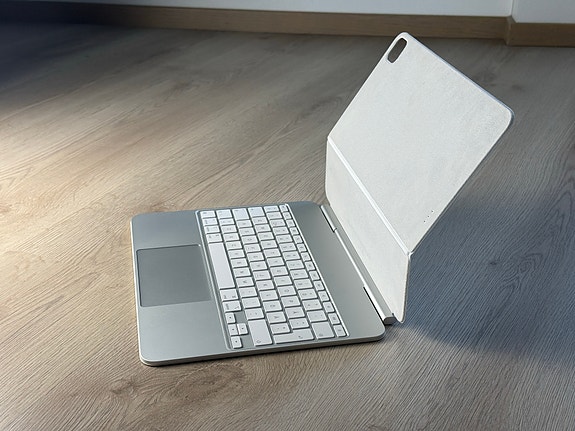 Apple Magic Keyboard iPad pro 13”