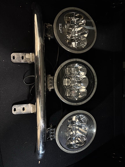 Led lisävalot ja teline