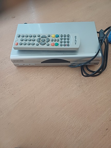 König Digiboksi ja kaukosäädin