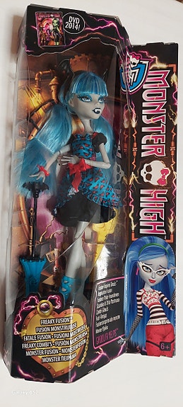 Monster High Ghoulia Yelps Nukke