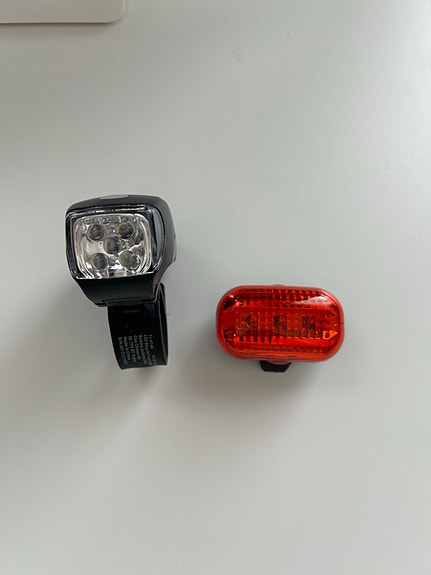 LED etu- ja takavalo pyörään