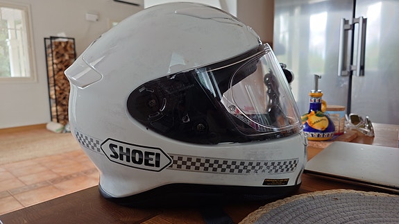 Shoei NXR naisten kypärä