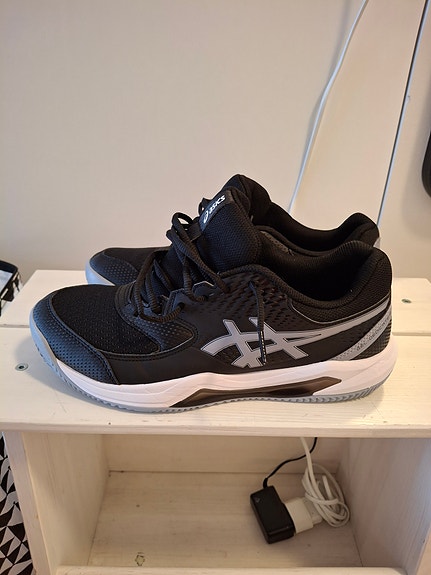 Miesten tenniskengät Asics koko 43.5