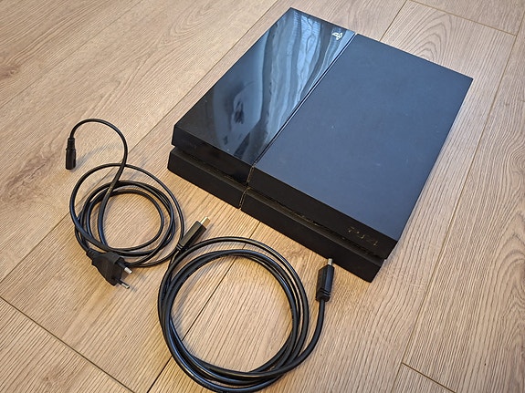 Playstation 4 pelikonsoli