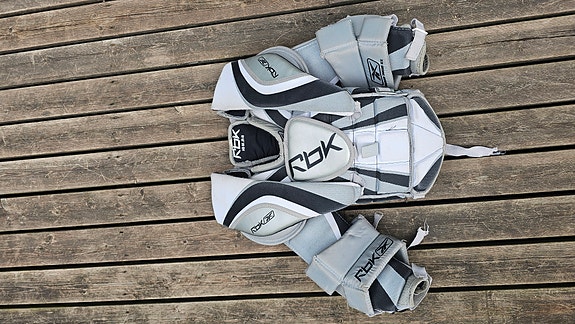 Reebok jääkiekkomaalivahdin rintapanssari Koko JR-M