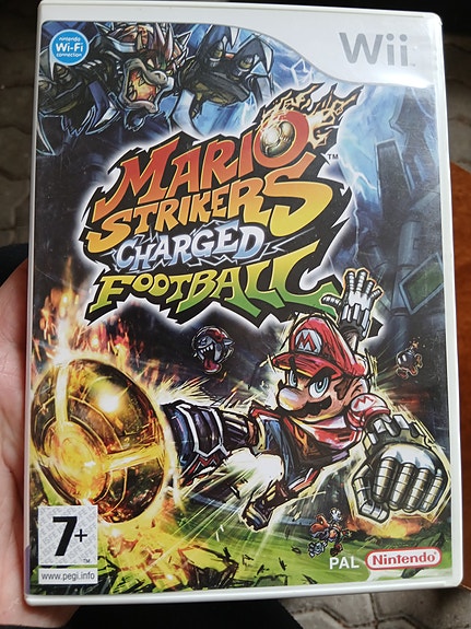 Nintendo Wii Mario Strikers Charged Football peli