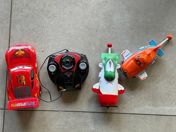 Salama McQueen radio-ohjattava auto