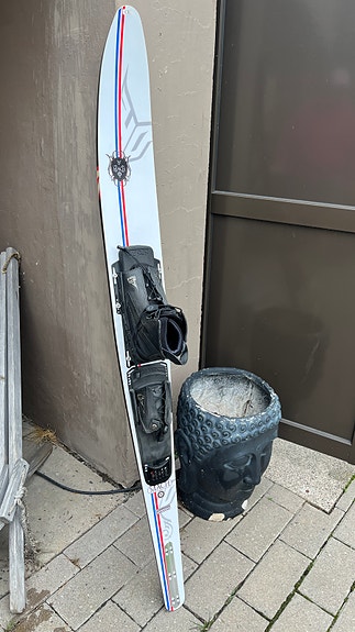 Mach 1 slalom/freeride vesisuksi + Radar vetoköysi ja kapula