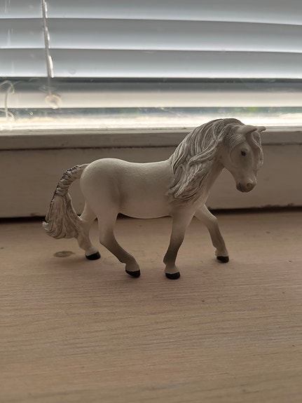 Valkoinen Schleich hevonen