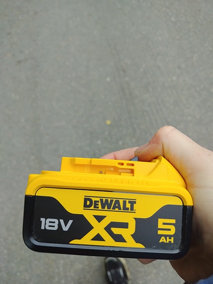 DeWalt 5ah uusi akku