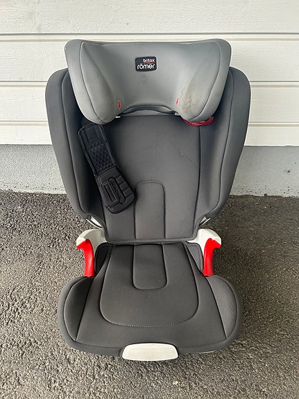 (Varattu)Britax Römer kidfix xp turvaistuin 15-36kg