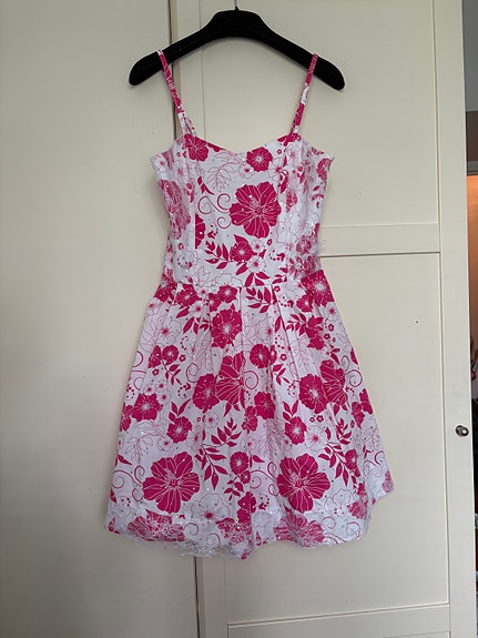 Tytön juhlamekko koko 164 cm