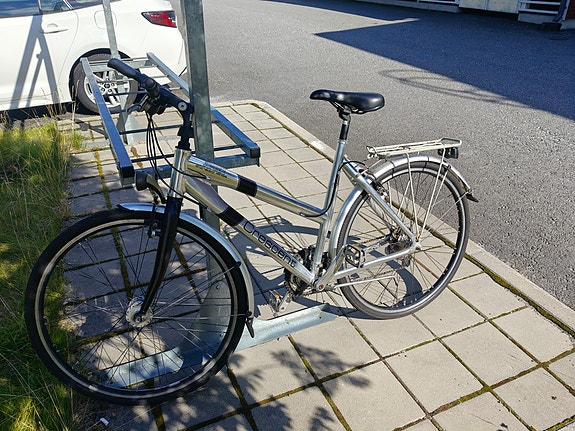 Crescent Street hybridipyörä