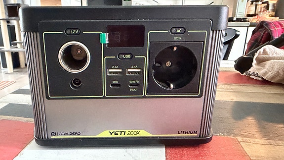 Goal Zero Yeti 200X - kannettava virtalähde, kuin uusi