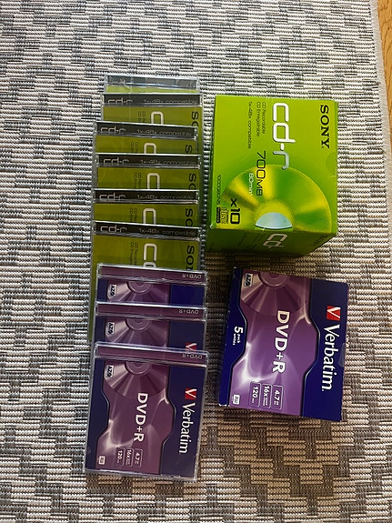 CD-R 700 mb ja DVD-R 4,7 Gb levyjä