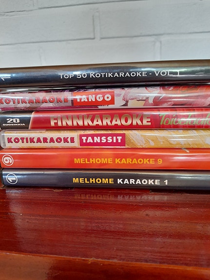Karaoke DVD-levyjä 6 kpl.